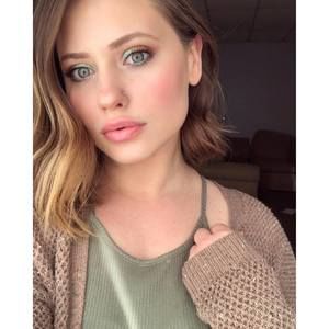 Meet your Posher, Dakota